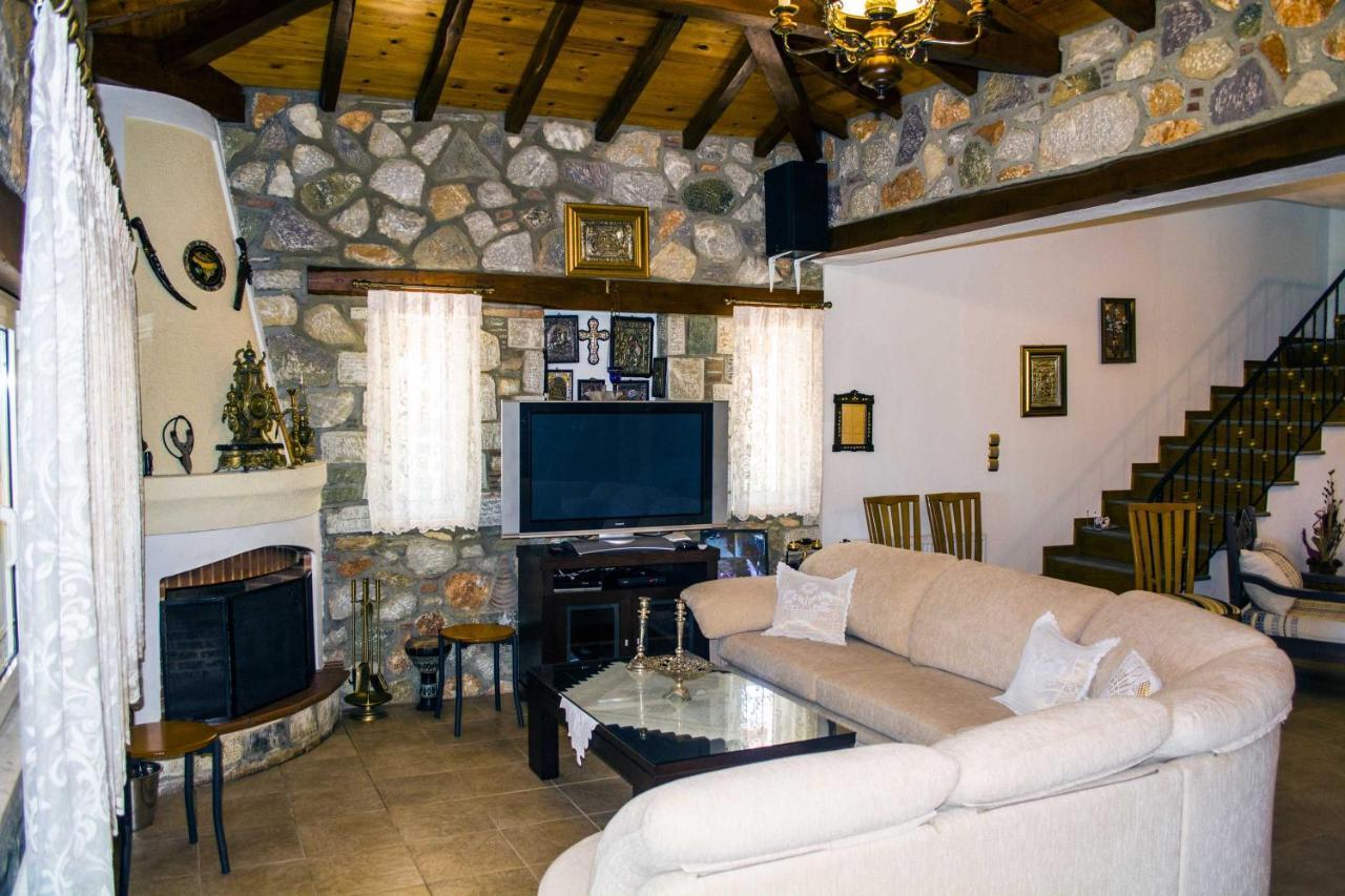 Villa Gem Moni Evaggelistrias Екстериор снимка