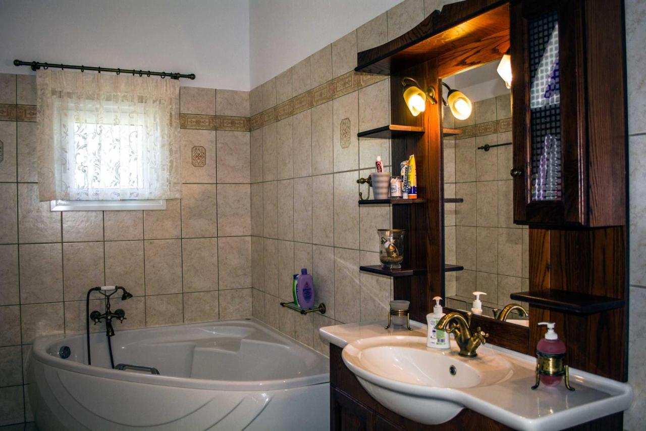 Villa Gem Moni Evaggelistrias Екстериор снимка